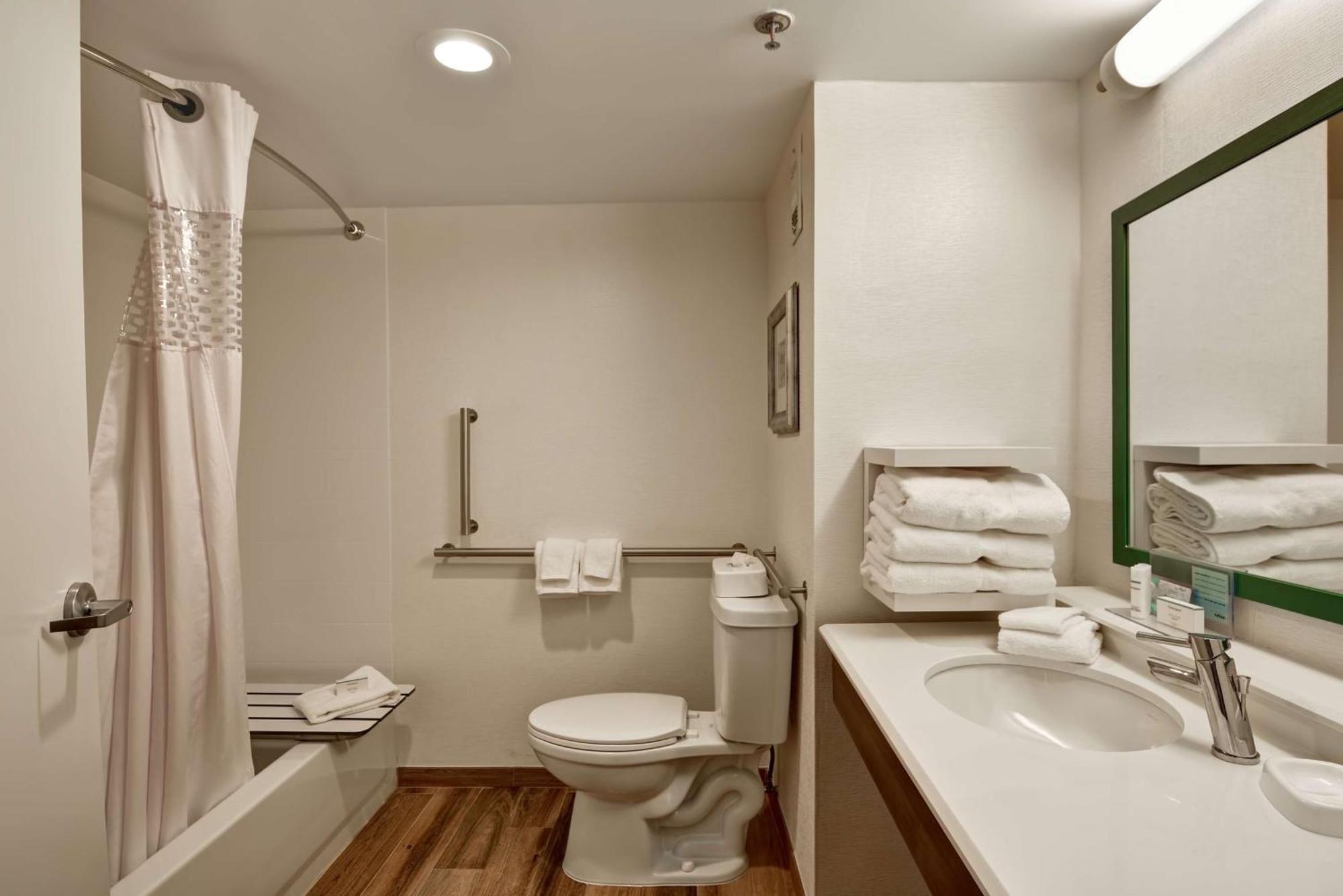 Hotel Hampton Albany-wolf Road 3*